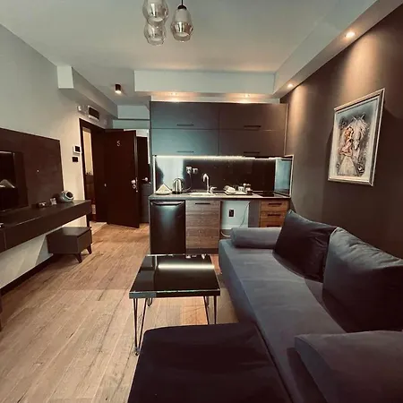 Living 2* Skopje